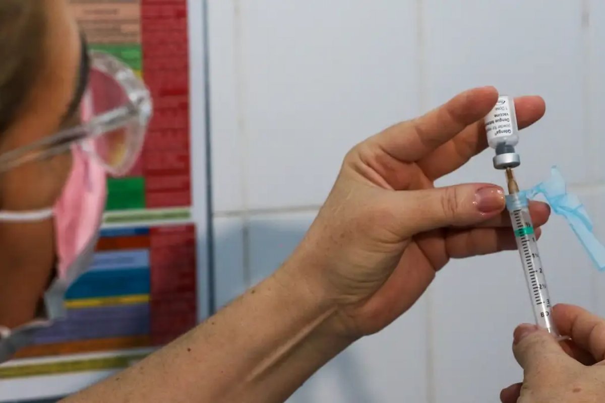 Ministério da Saúde ainda não cogita 'plano B' para remanejamento de vacinas da dengue