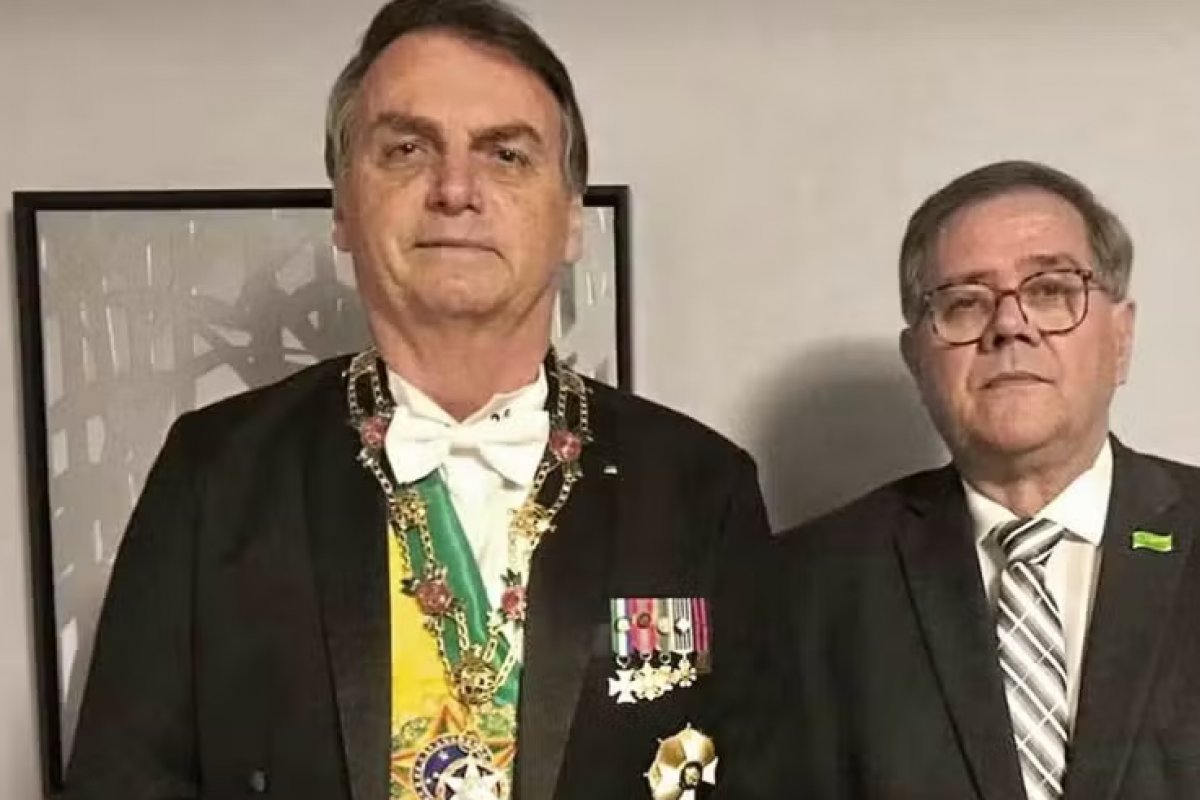 Médico de Bolsonaro pode entrar na lista de investigados pela Polícia Federal 