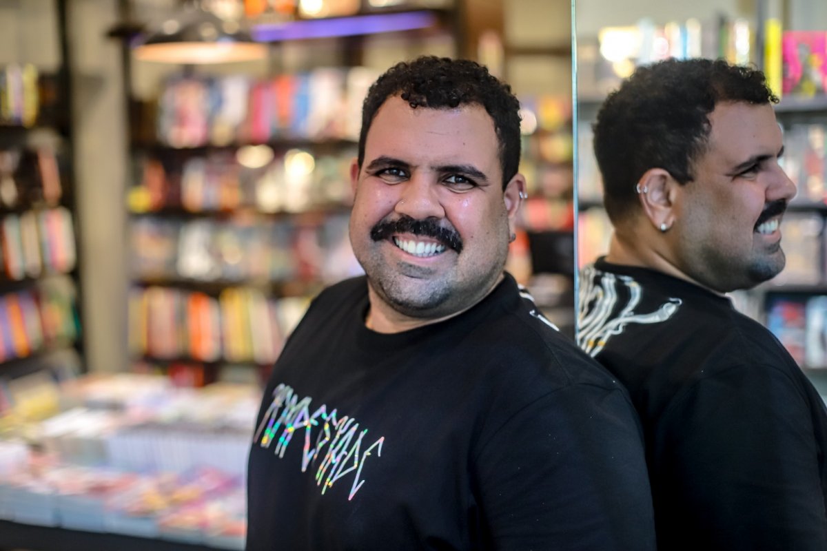 Escritor baiano é destaque na cena literária no mês do livro! 