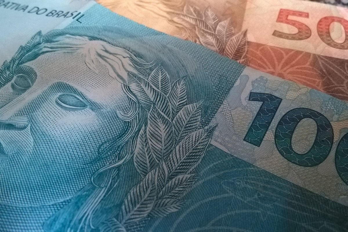 Mercado ilegal causa prejuízo de R$ 453,5 bilhões no Brasil em 2024