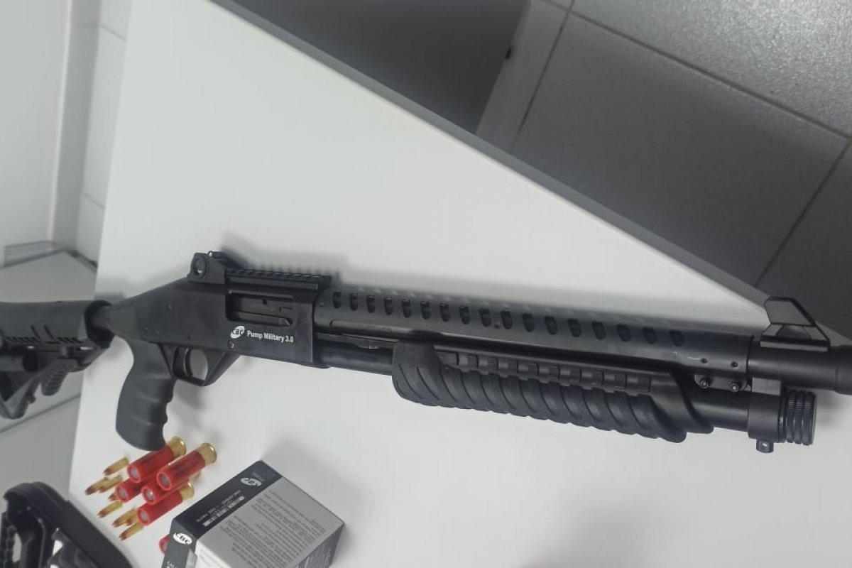 Polícia Civil apreende armas e munições no bairro de Patamares, em Salvador 