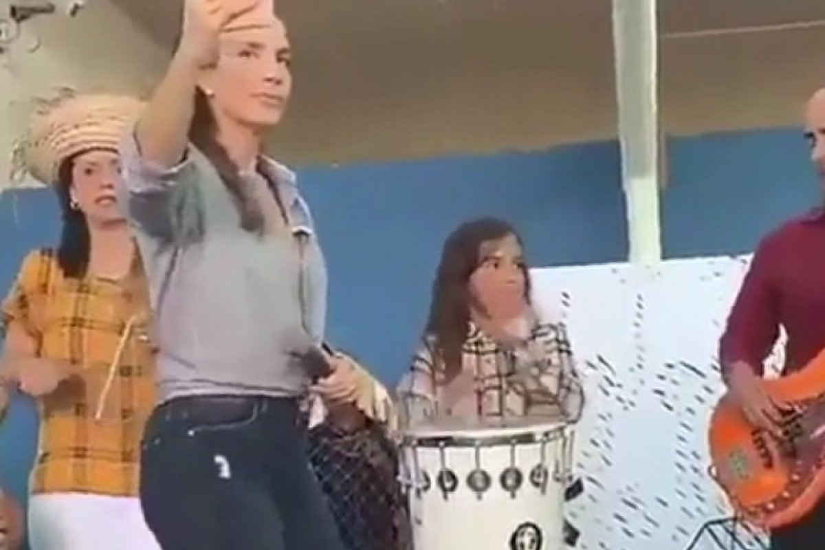 Ivete Sangalo agita a festa junina da escola do filho Marcelo!