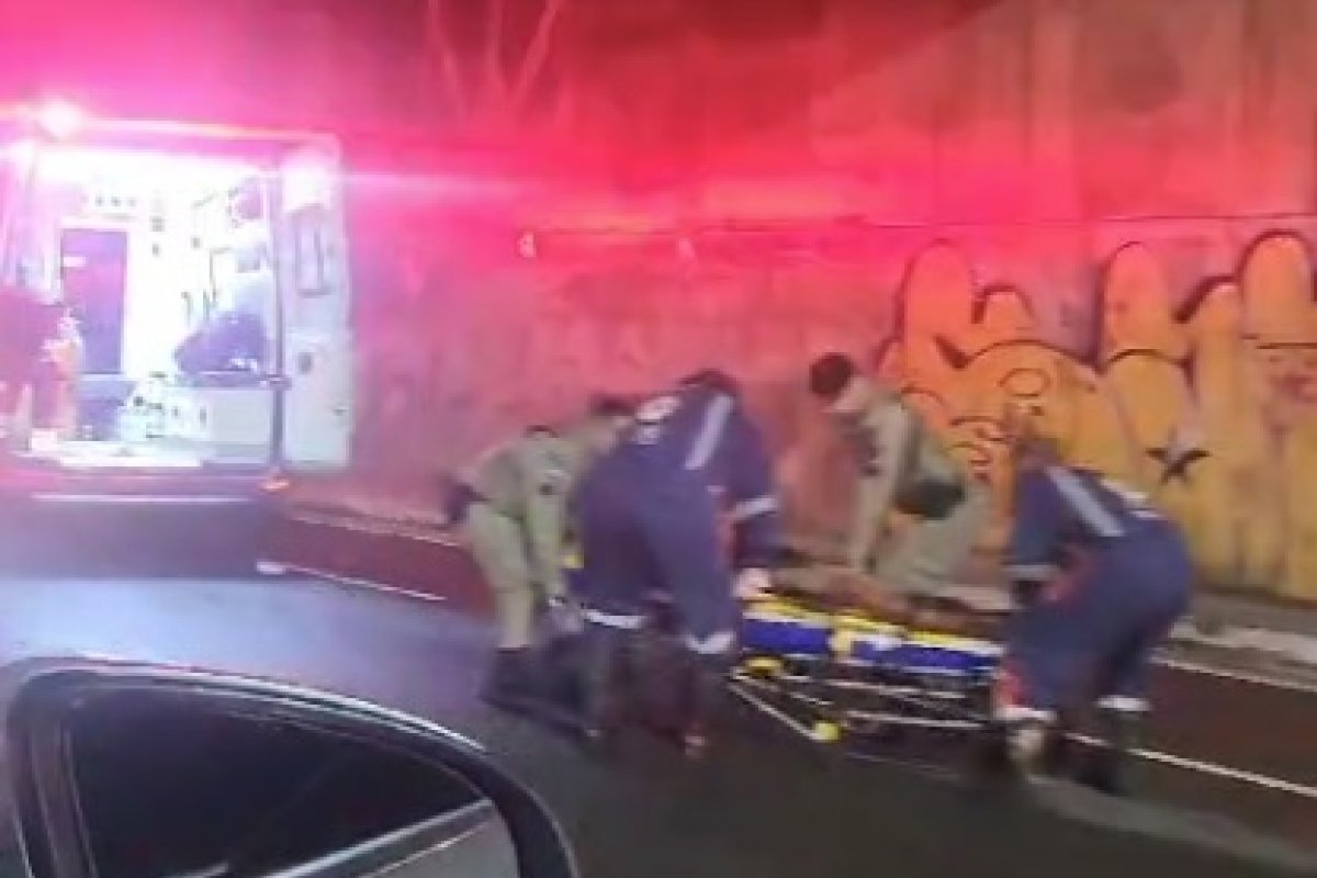 Vídeo: Acidente com vítima é registrado na Avenida ACM nesta quarta-feira (24) 