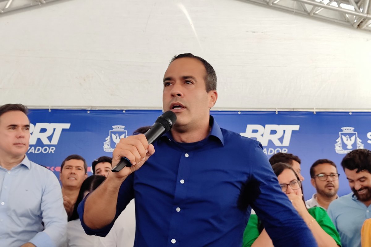 Vídeo: Bruno sugere 'motivação política' em atraso na saída dos ônibus de garagem em Salvador 