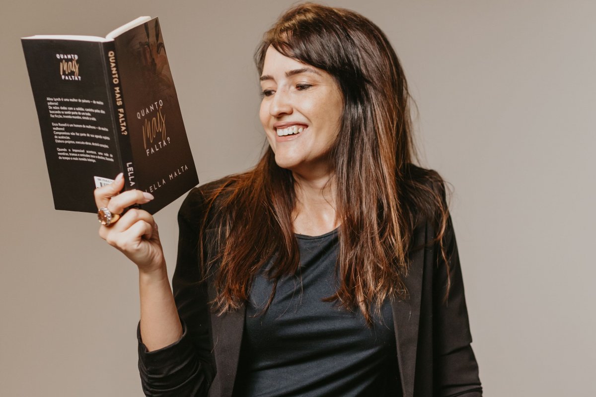 Escritora brasiliense Lella Malta leva o projeto Escreva, Garota!   para a Bienal do Livro Bahia! 