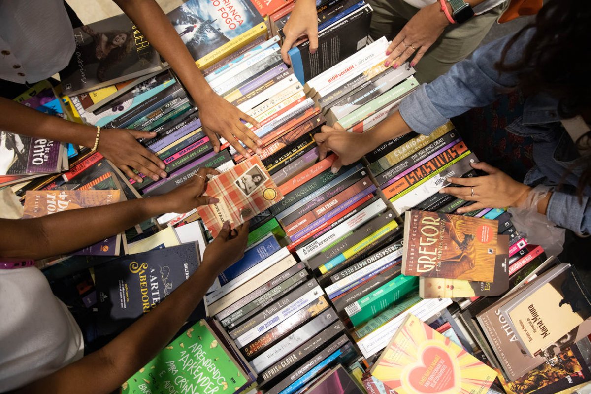 Bienal do Livro Bahia 2024 inicia hoje (26); confira programação completa