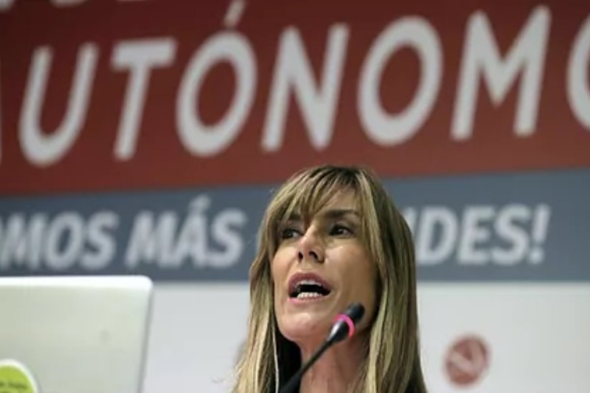 Ministério Público pede arquivamento de denúncia contra primeira-dama da Espanha
