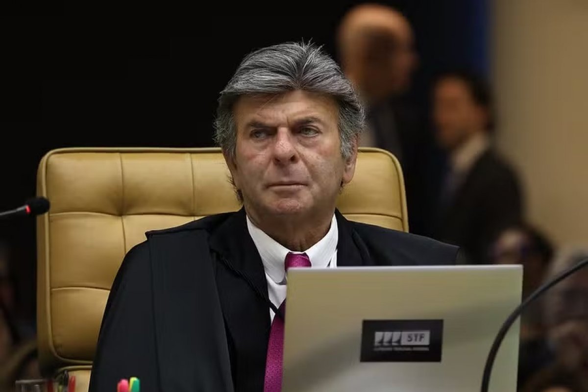 Fux pede vista e suspende julgamento da decisão de Zanin sobre desoneração 
