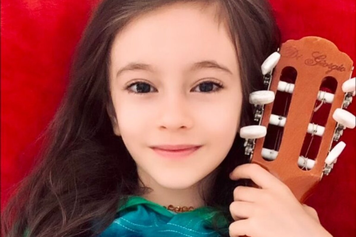 Neta de João Gilberto, prepara o 1º álbum da carreira! 