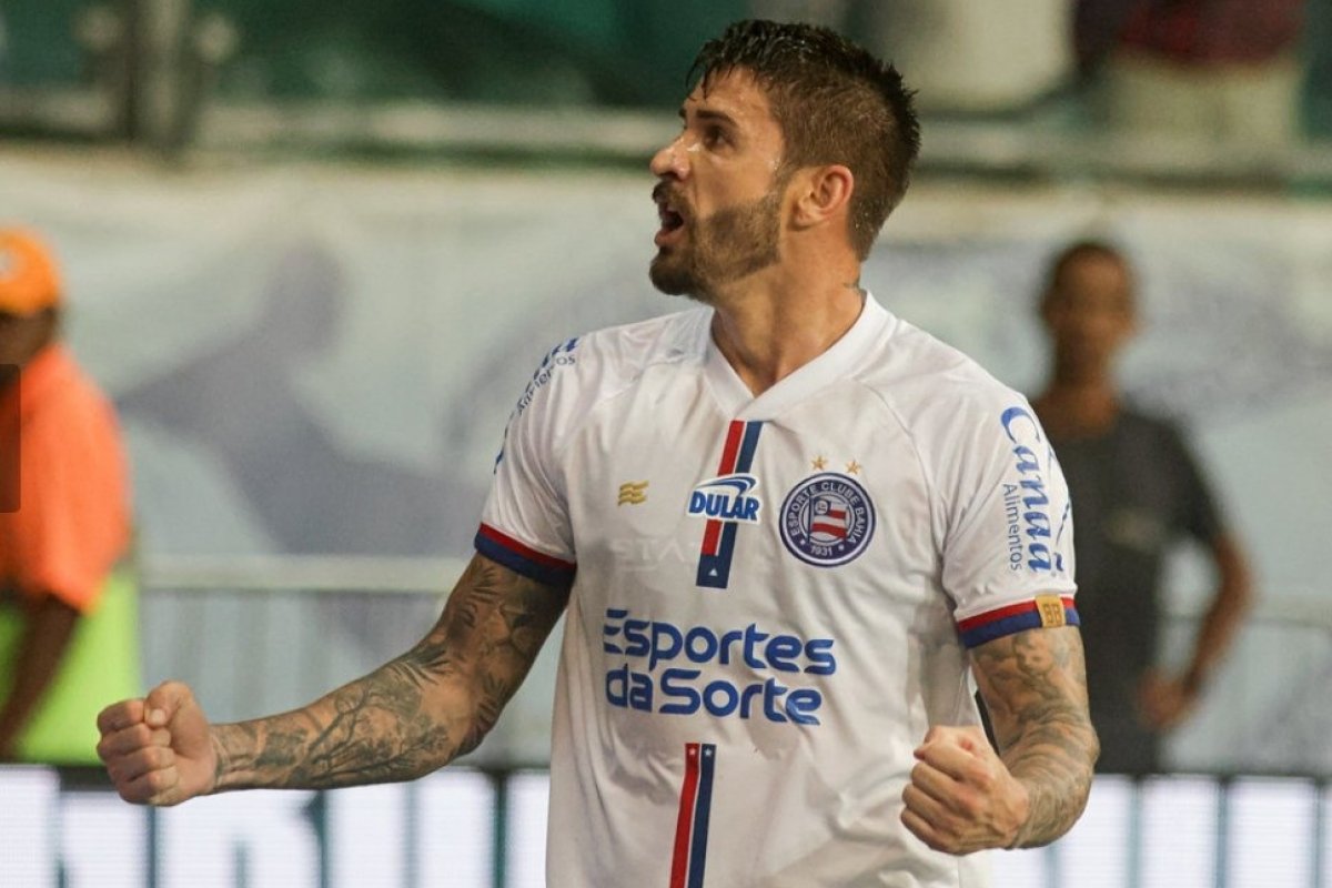 Vídeo: Bahia bate Grêmio na Fonte Nova e sobe para quarto lugar; confira o gol do jogo 