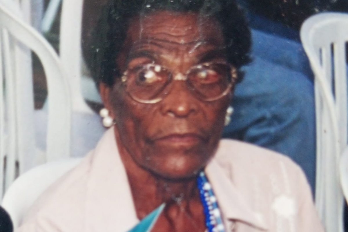 Tia Gildete: Ogun que chega e resolve toda e qualquer demanda