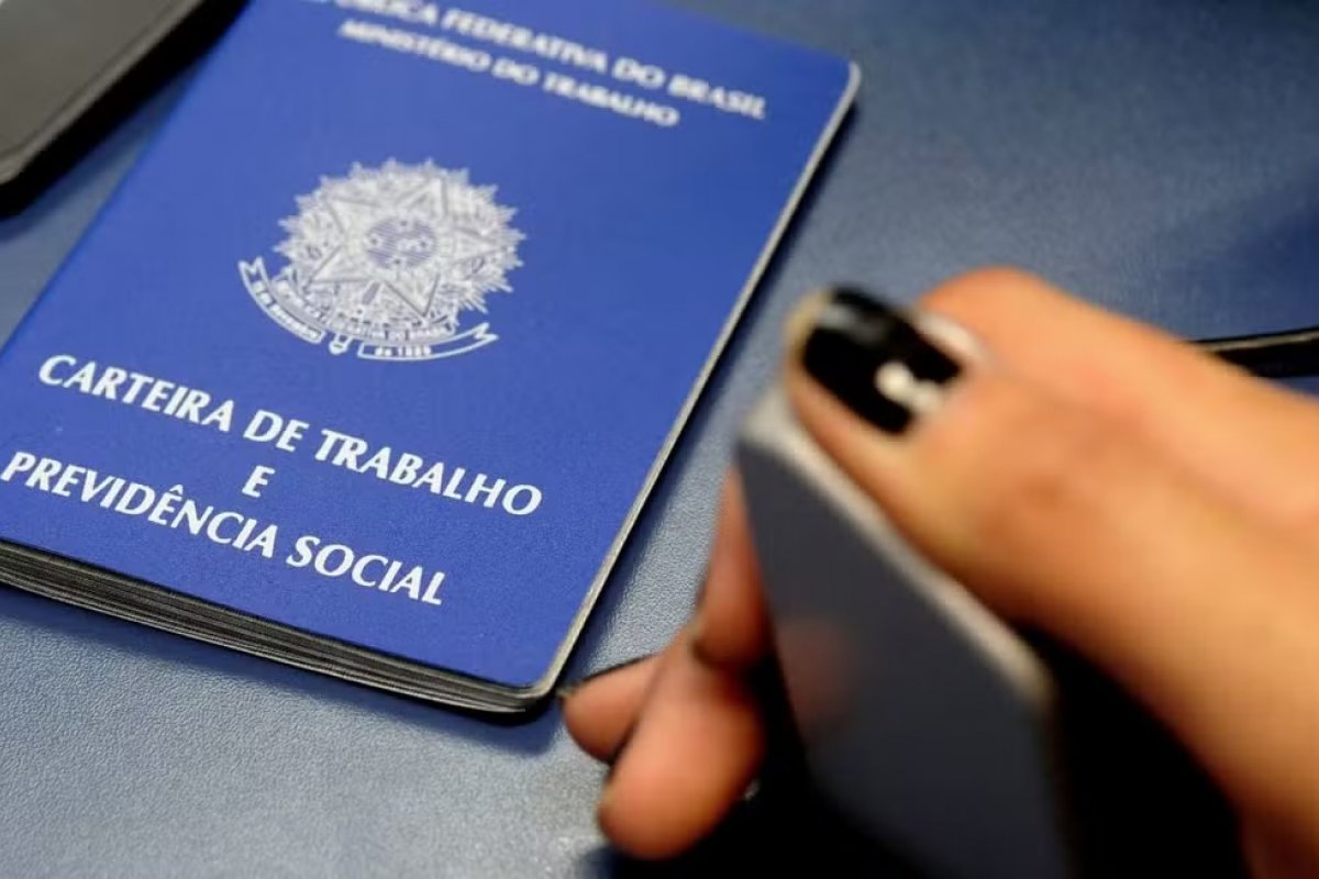 Brasil registra a criação de 244,3 mil novos empregos com carteira assinada