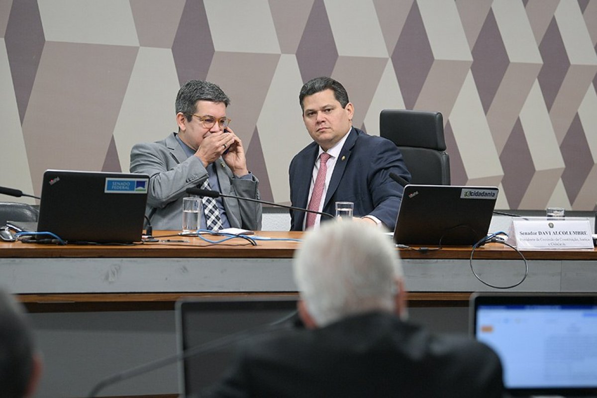Senado adia votação de projeto que altera arcabouço e libera mais R$ 15 bi a Lula