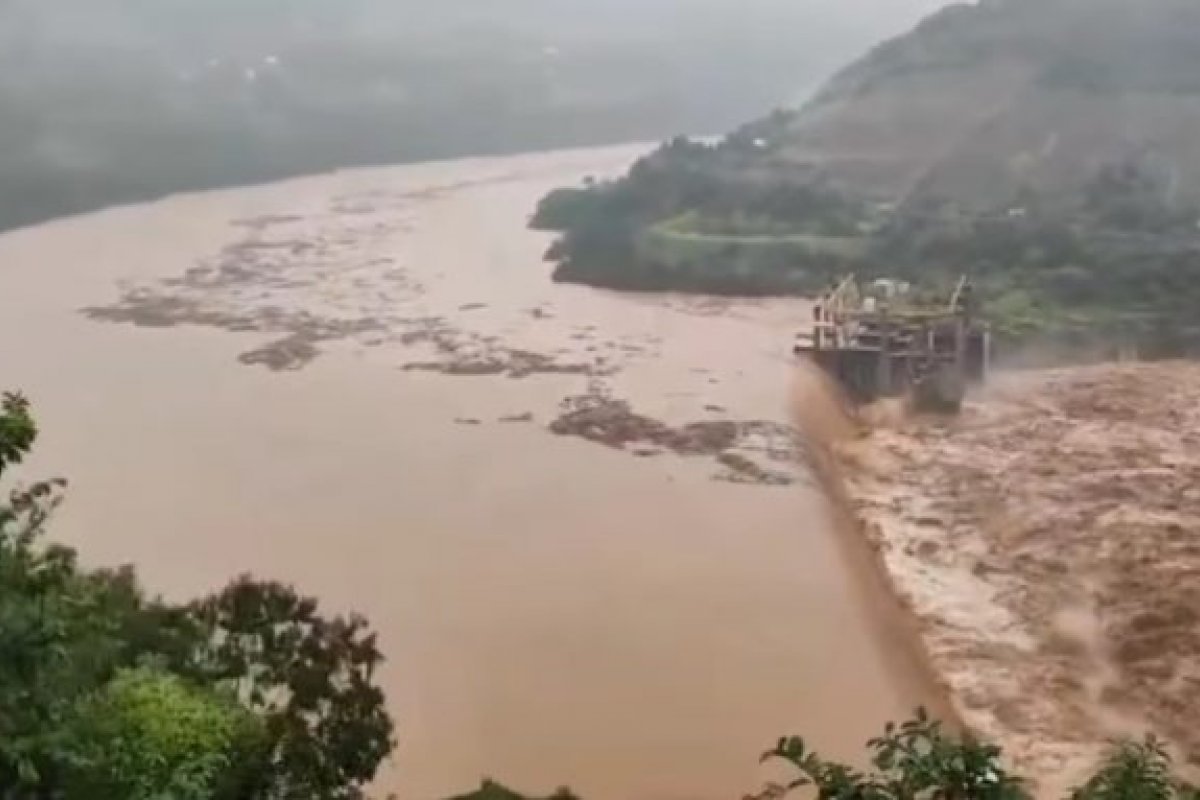 Barragem rompe no Rio Grande do Sul e ameaça cidades vizinhas