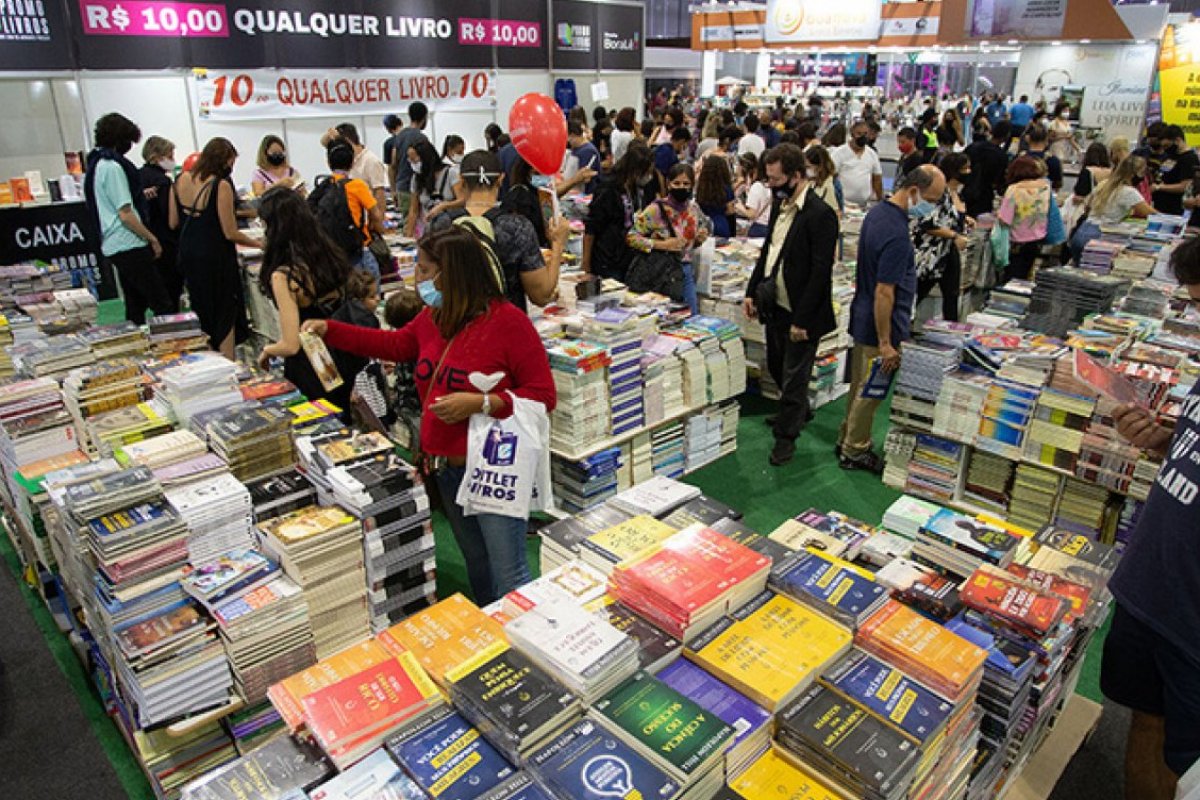'Achei que estava num lugar seguro', afirma jornalista após ser furtada na Bienal do Livro em Salvador