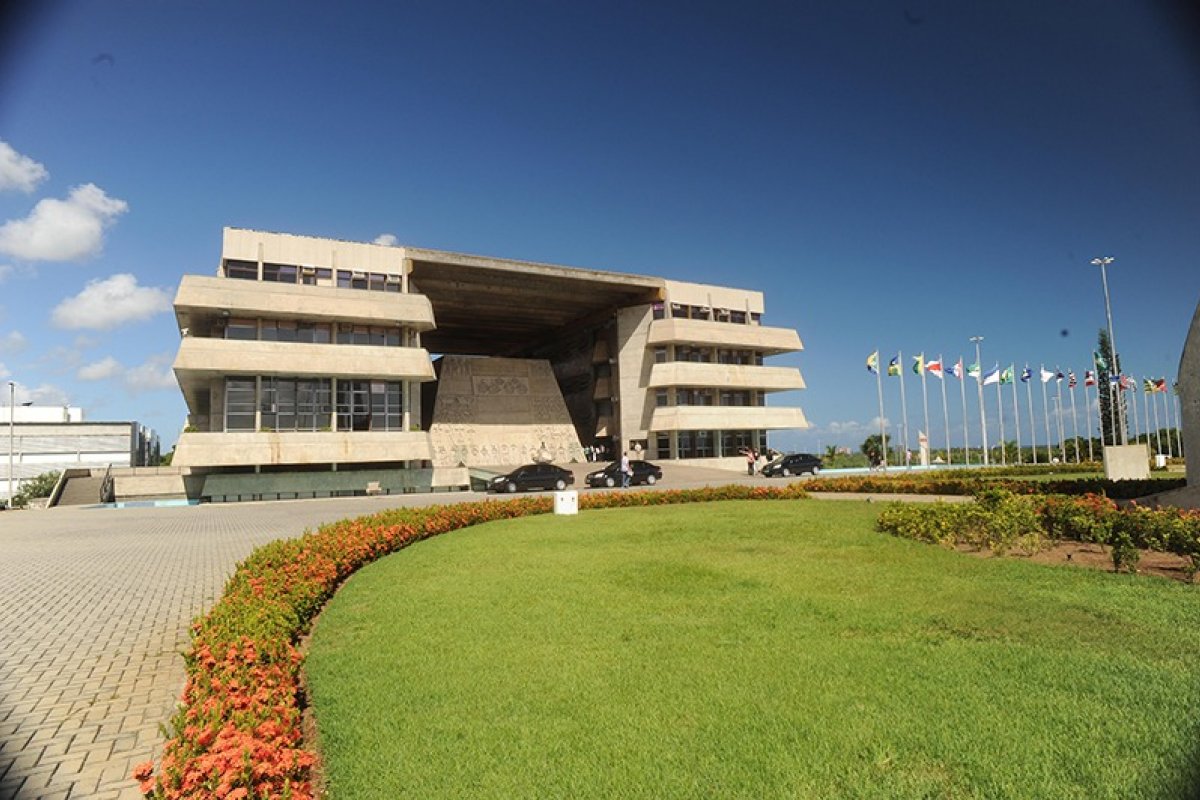 PL assegura licença remunerada às servidoras vítimas de violência doméstica na Bahia