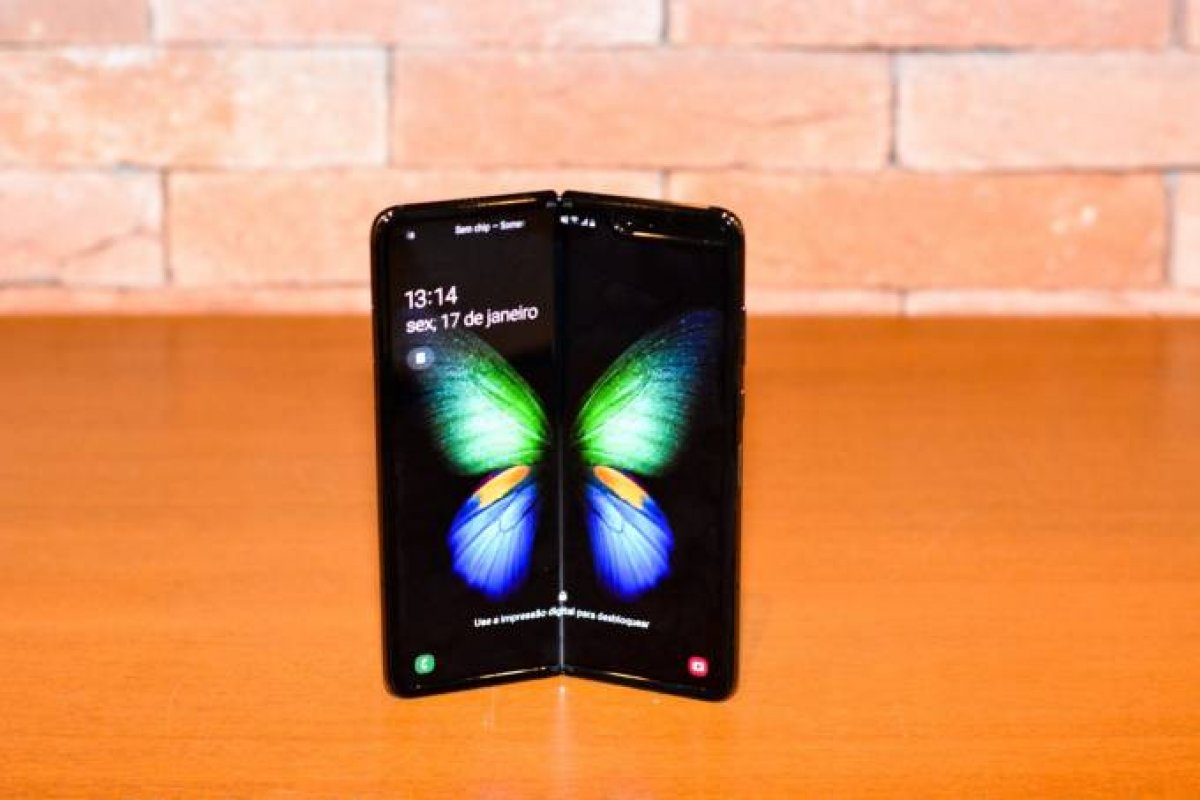Primeiro smartphone dobrável inicia vendas no Brasil a partir da próxima semana