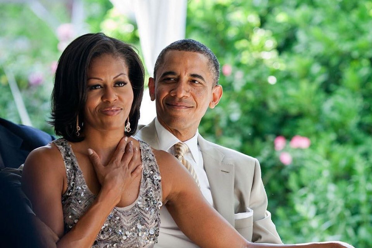 Michelle Obama completa 56 anos e ganha homenagem do marido