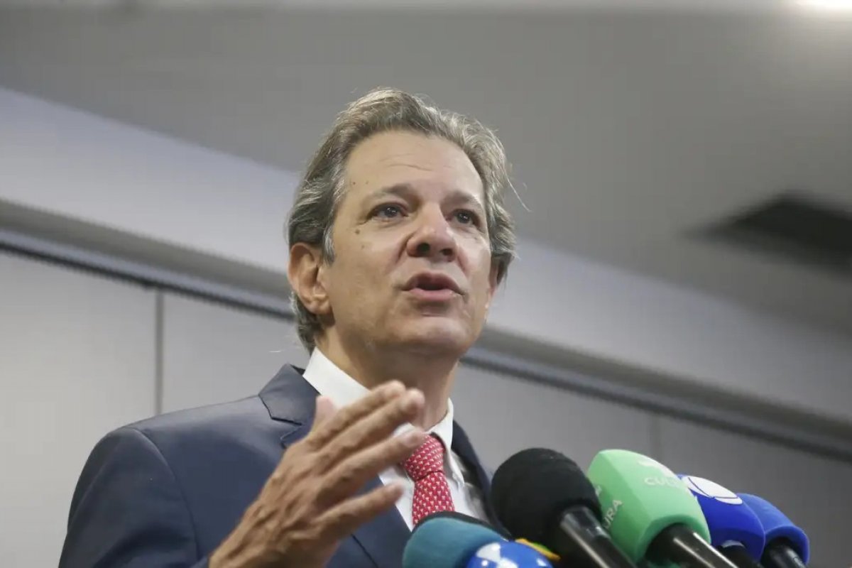 Governo prepara linha de crédito para famílias no Rio Grande do Sul