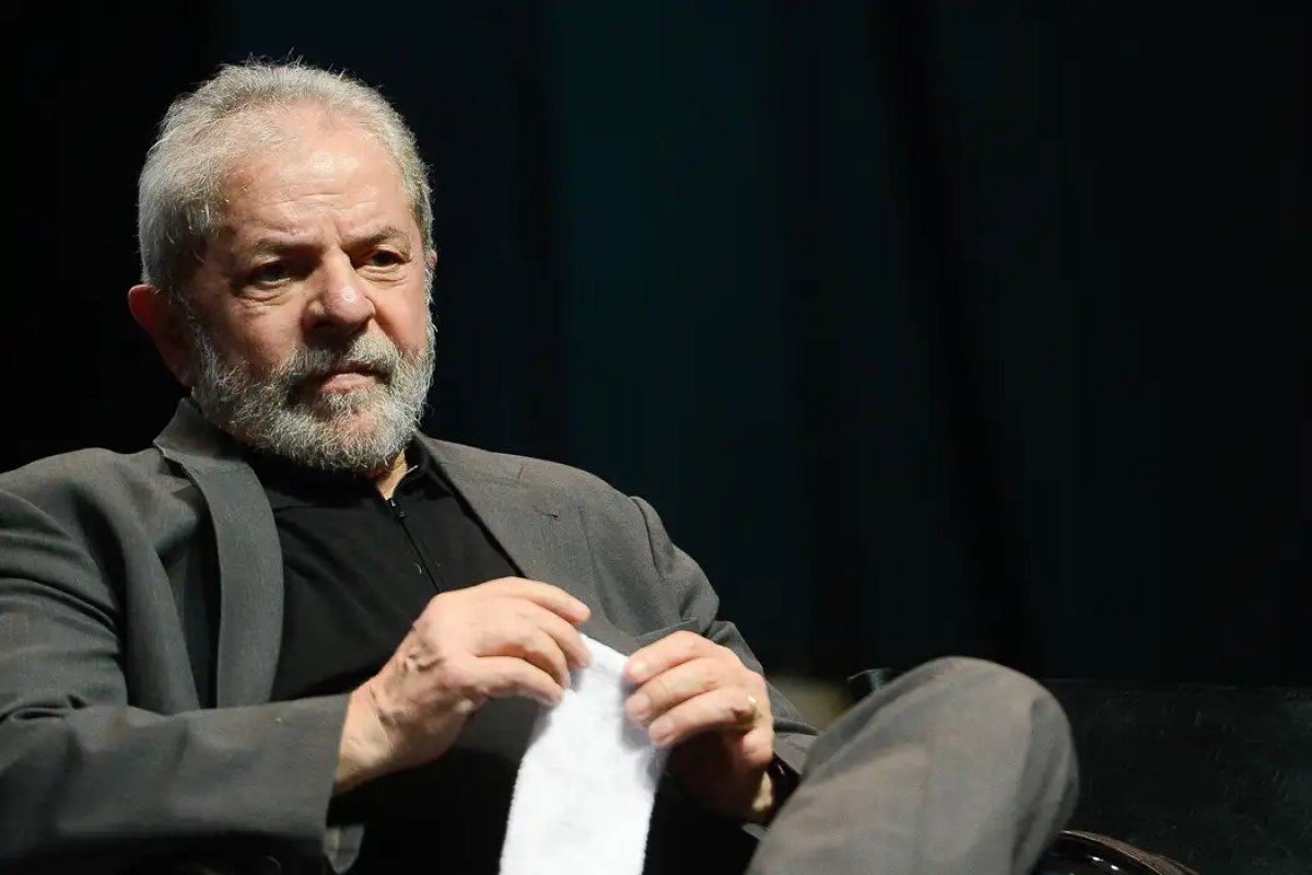 Avaliação negativa do governo Lula aumenta e chega a 30%, aponta pesquisa 