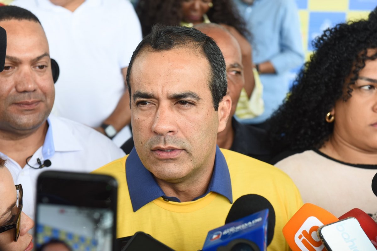 'Fizemos um acordo e não haverá reajuste no transporte público', garante Bruno Reis