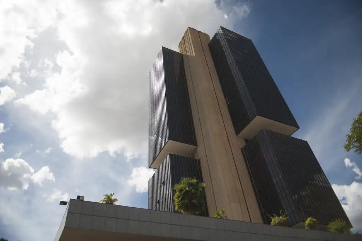Banco Central diminui juros em 0,25 ponto percentual e Selic fica a 10,5%