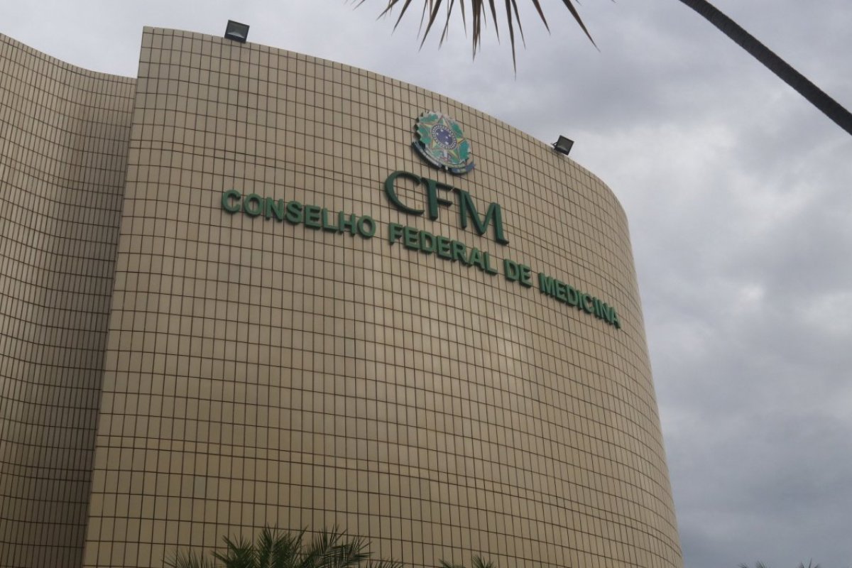 CFM vira alvo de manifesto de médicos pela democracia