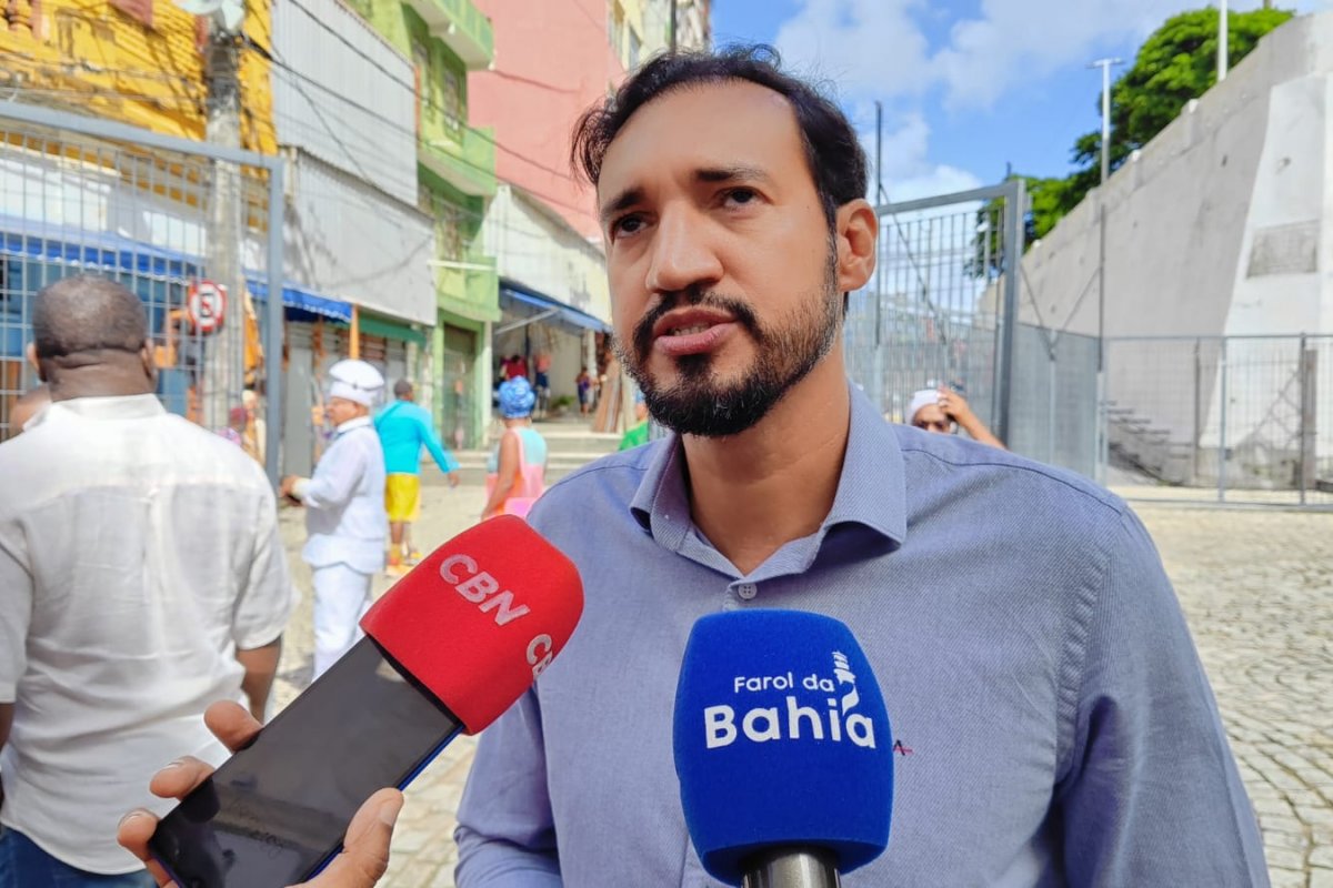 Vídeo: Secretário de Manutenção admite falta de fiscalização de coqueiros na Barra e promete vistoria