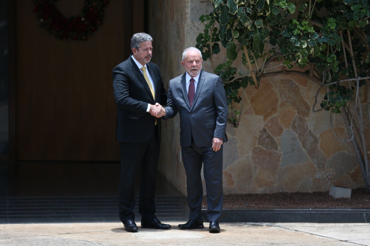 “Nervosos se entendem”, diz Lula sobre Rui Costa e Lira