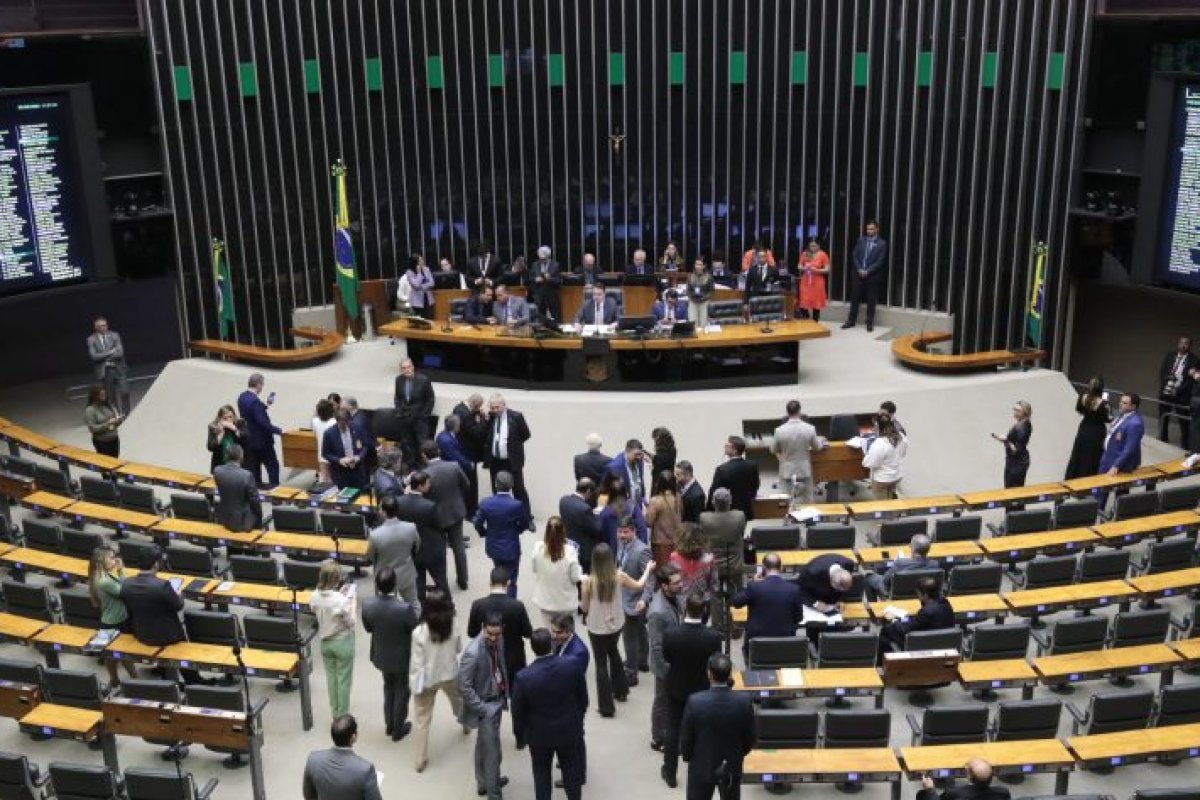 Congresso encerra semana com aprovação de projetos voltados para ajudar o RS