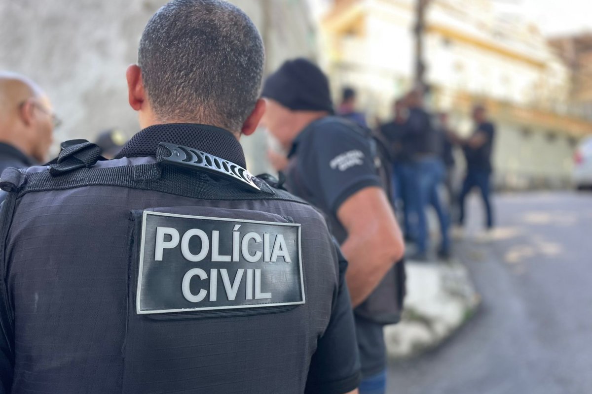 Feto é encontrado enrolado em short em Cajazeiras 