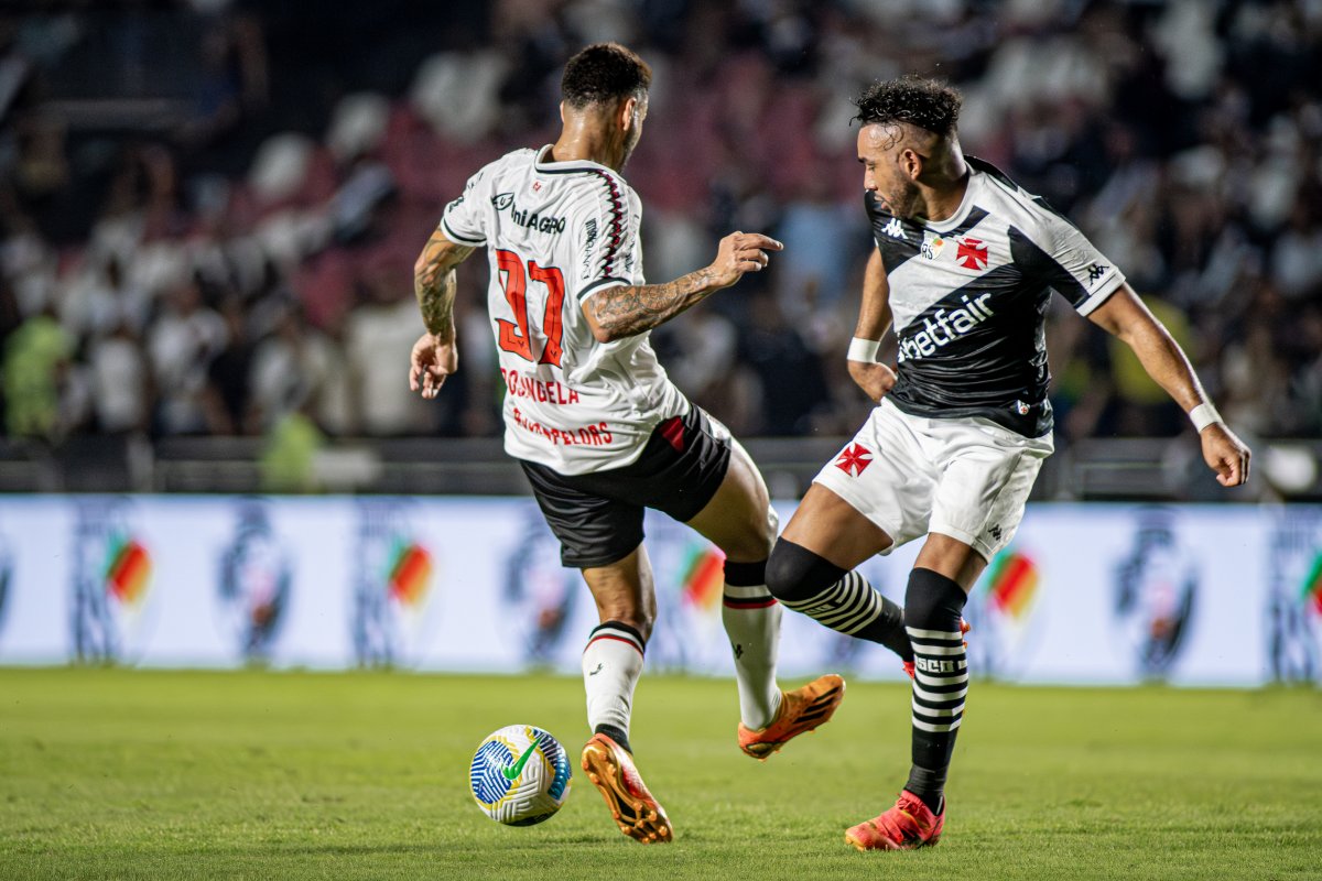Vitória perde para o Vasco no Rio e segue afundando na zona de rebaixamento