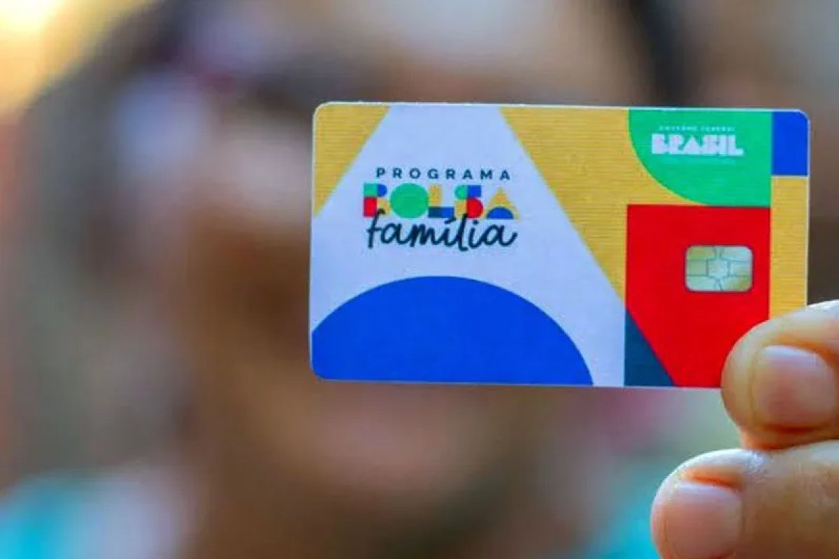 Bolsa Família começa a ser pago nesta sexta-feira (17); beneficiários gaúchos receberão no 1º dia 