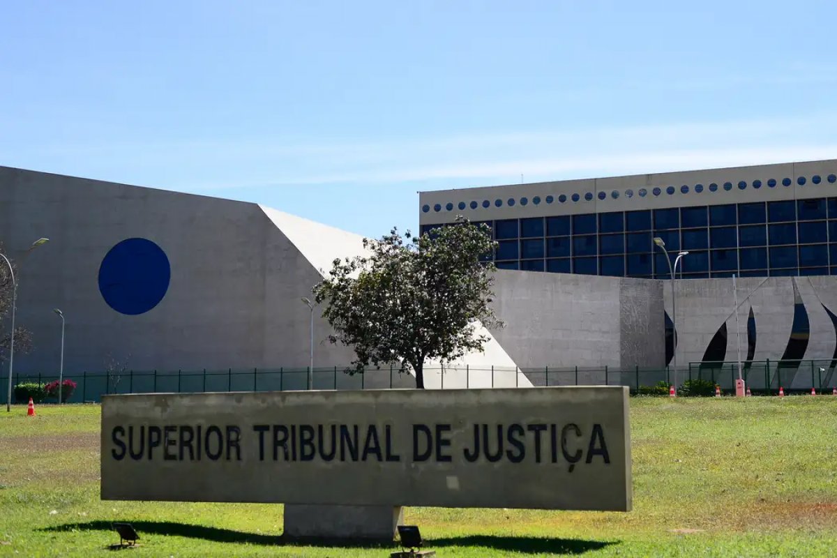 STJ: pessoa com Alzheimer tem direito à isenção de IR quando doença causa alienação mental