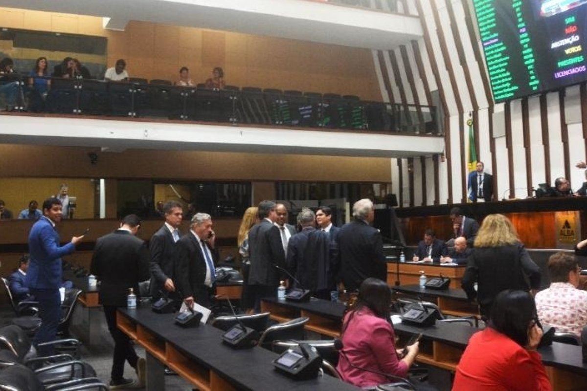 ALBA aprova urgência para votar empréstimo de R$ 2 bilhões solicitado pelo governo Jerônimo 