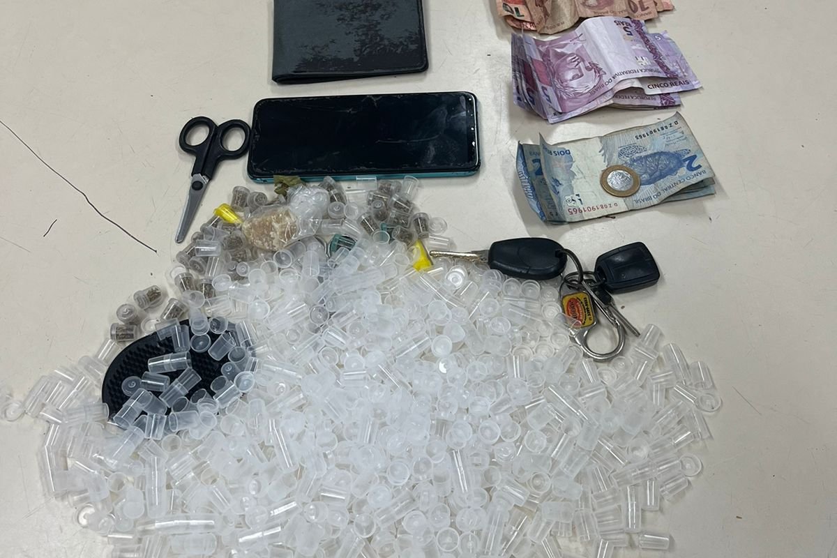 Homem é preso com dezenas de porções de K9 em Salvador 
