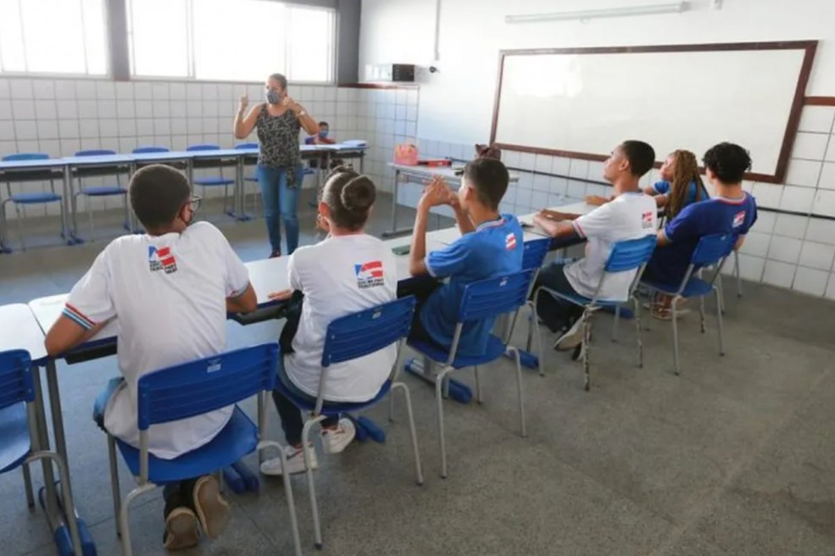 Governo sanciona abono extraordinário dos precatórios do Fundef para professores da rede estadual 