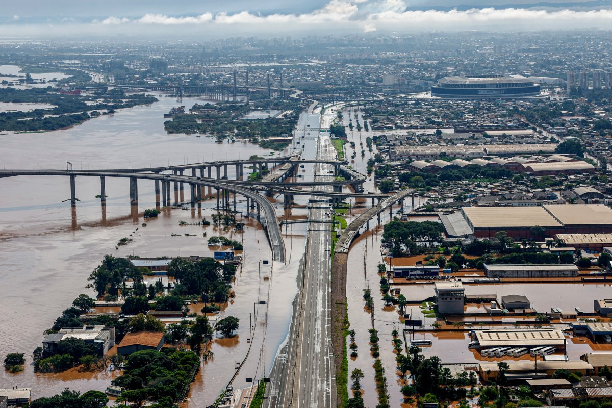 Sobe para 155 o número de mortes causadas pelas enchentes que atingem o RS