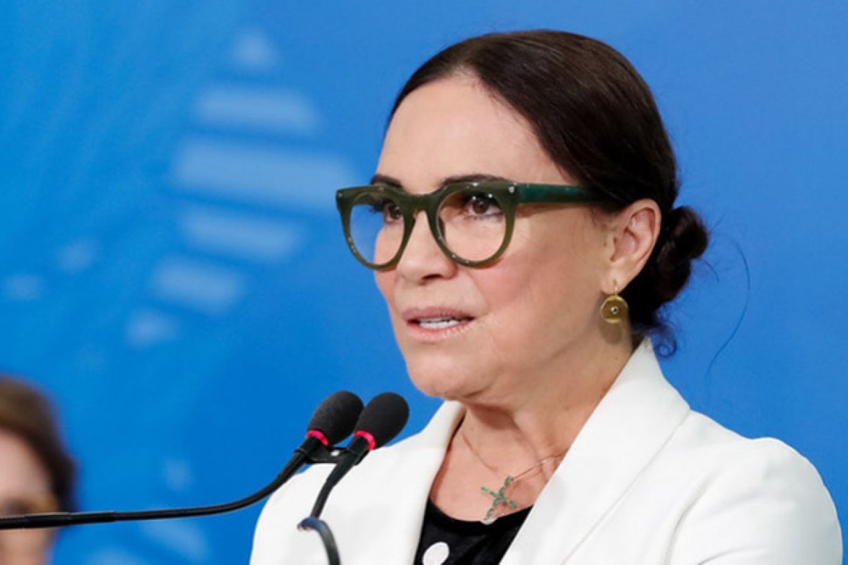 Regina Duarte recebe notificação por publicar fake news sobre desastre no RS
