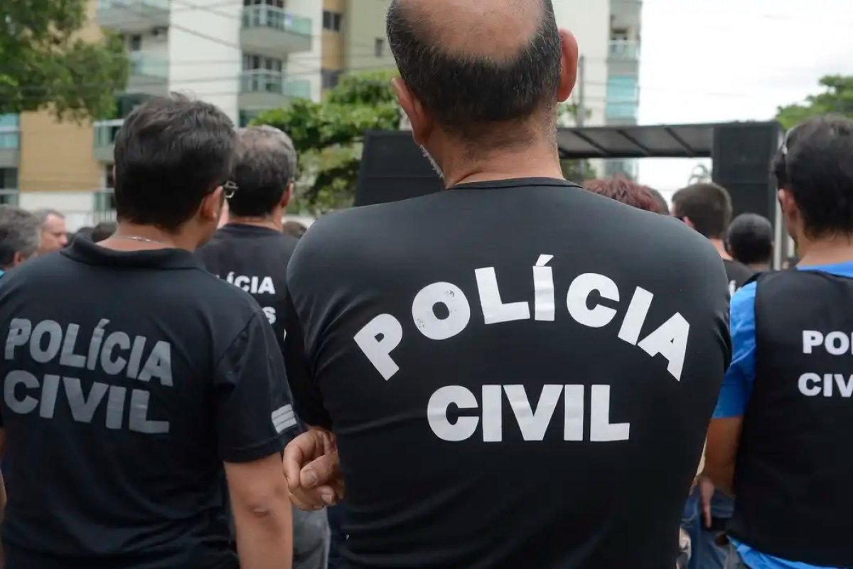 Homem é assassinado a tiros por indivíduos encapuzados em depósito de bebidas na Bahia