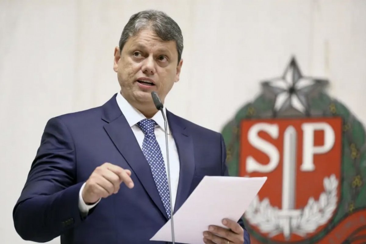 Tarcísio migrará para o PL por volta de junho, diz Valdemar Costa Neto
