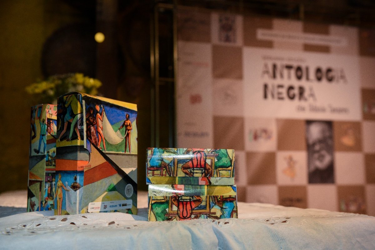 Cultura: reedição de obras de Ildásio Tavares tem apoio da Acelen! 