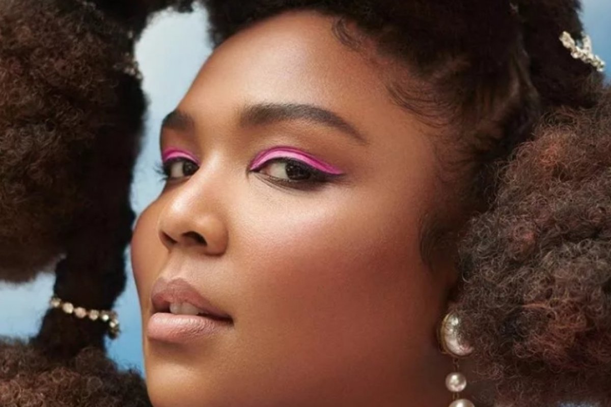 Em turnê promocional pelo mundo, cantora Lizzo desembarcará  no Brasil 