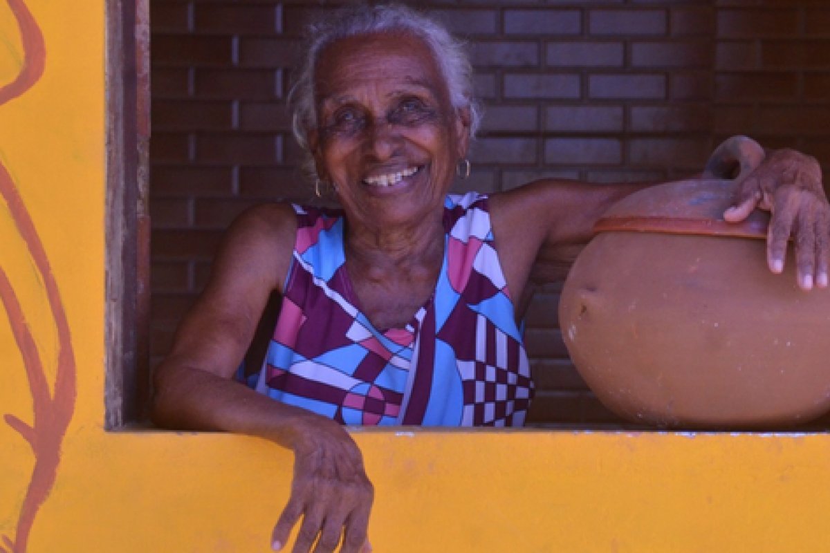 Morre Dona Cadu, a ceramista mais antiga em atividade no Brasil