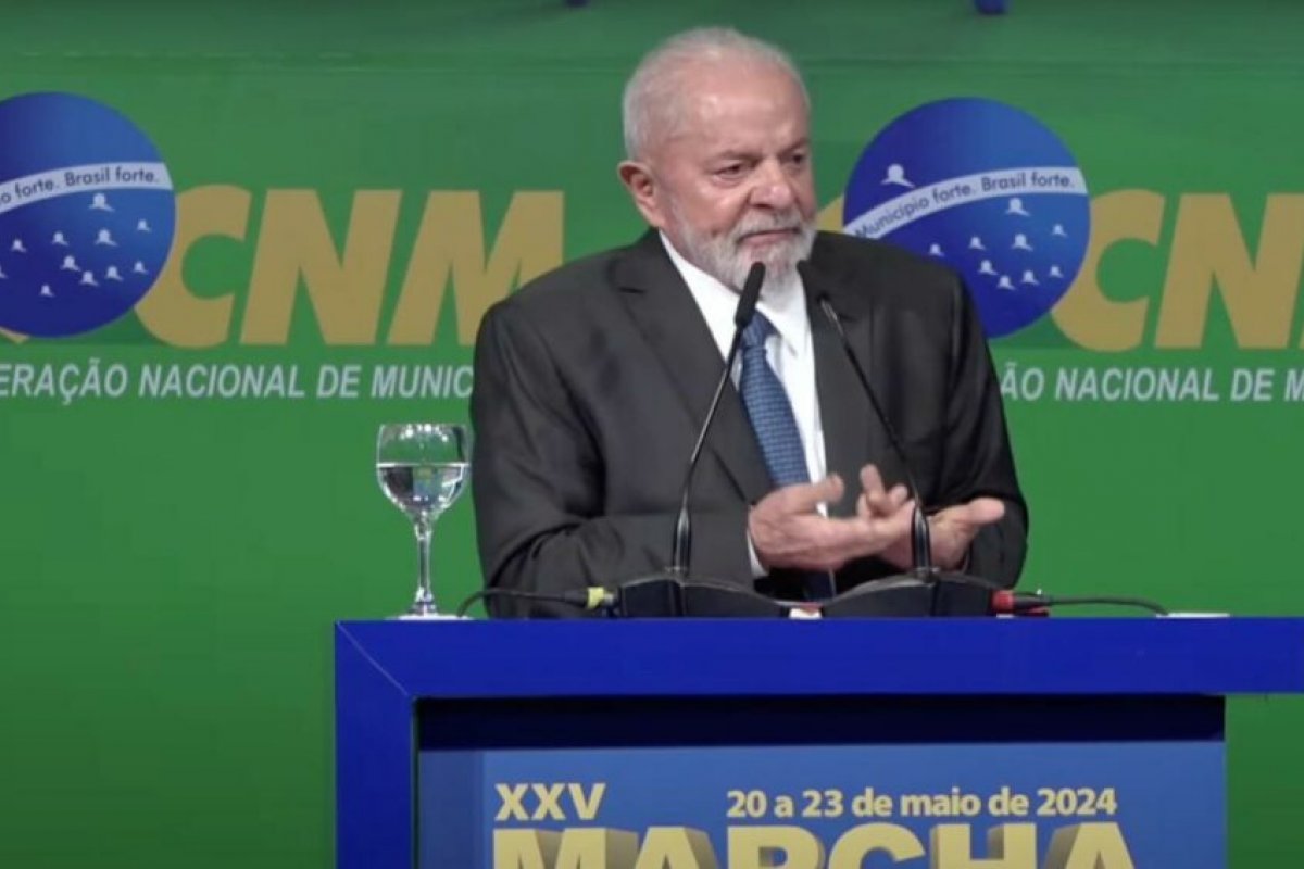 Marcha dos Prefeitos: recebido com aplausos e vaias, Lula pede que brasileiros não 'percam a civilidade'