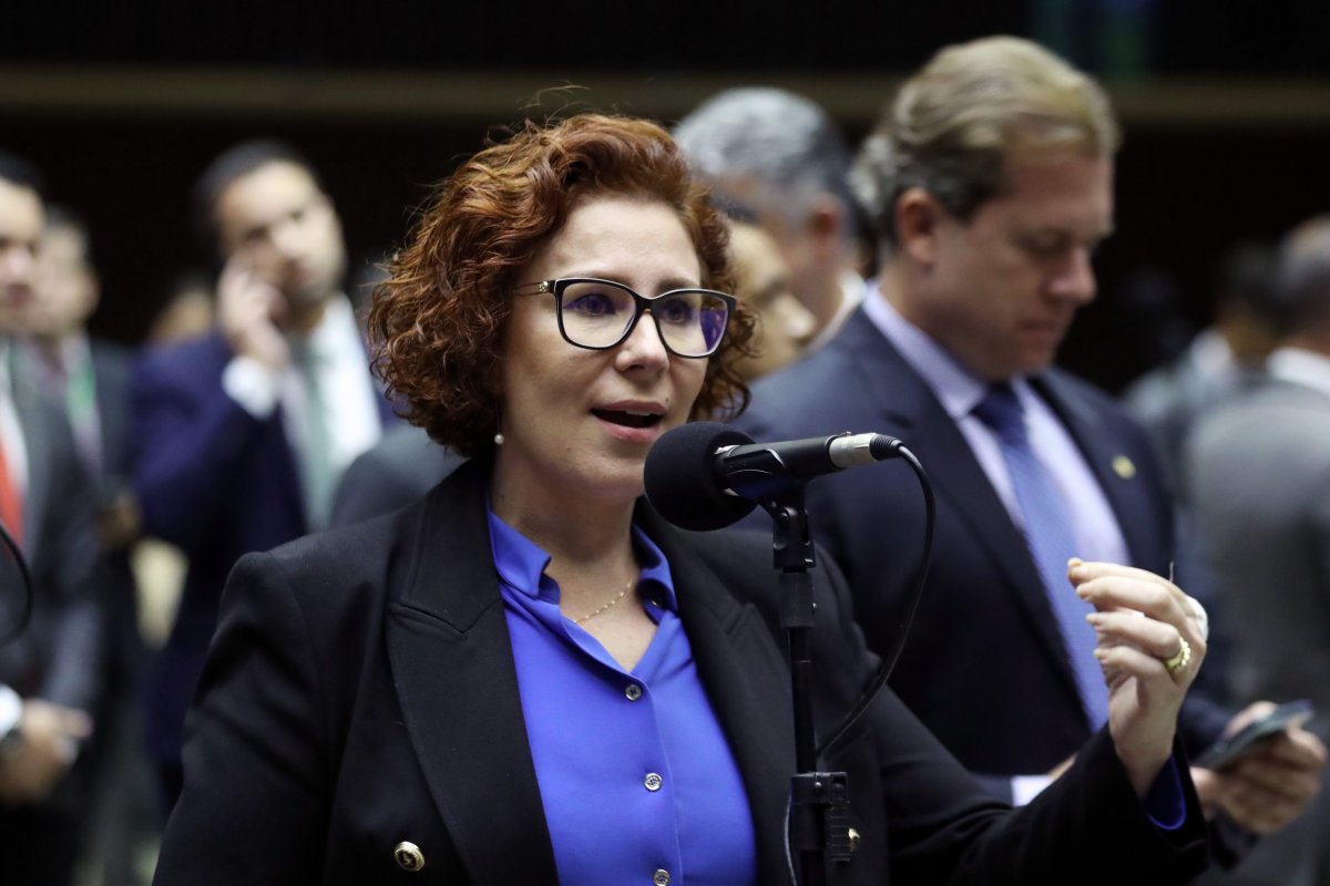 Zambelli solicita pedido de suspeição de Moraes e Cármen Lucia