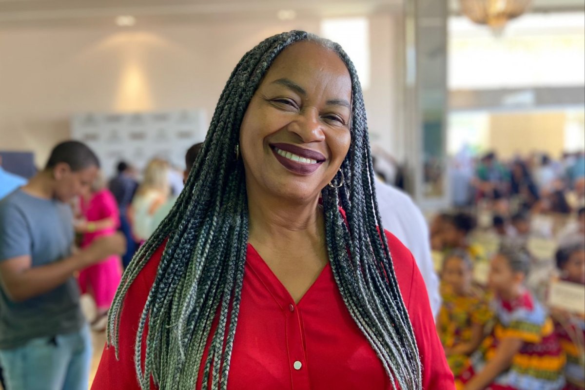 'O mínimo que se pode esperar é que em qualquer chapa haja mulheres', diz Olívia Santana 