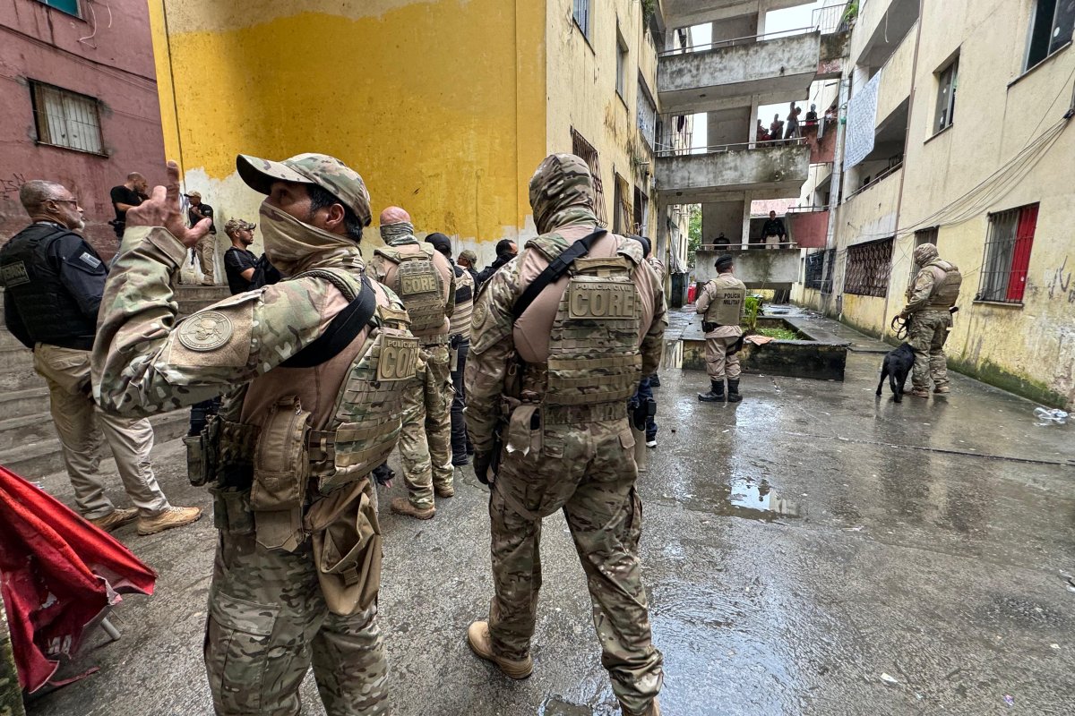 Suspeitos de tráfico são presos no conjunto habitacional Carandiru