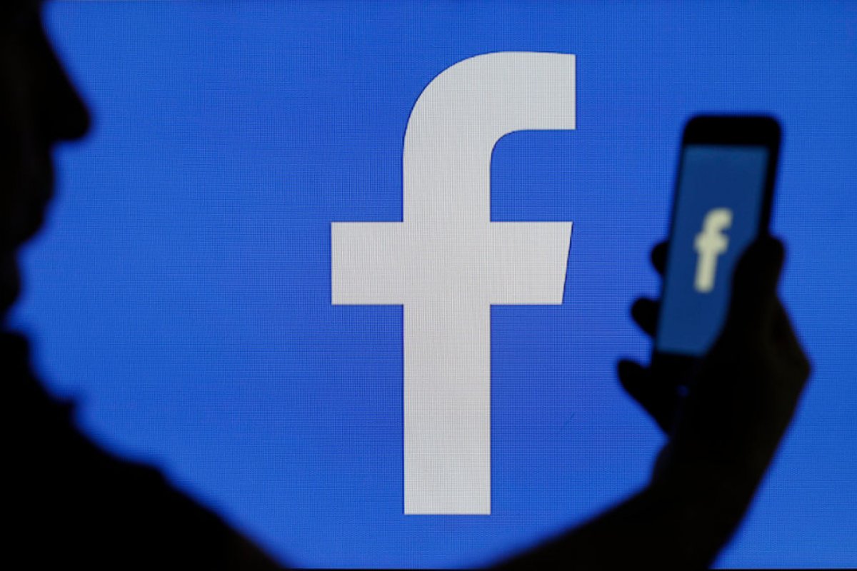 Justiça condena patrão por acessar Facebook de funcionária 