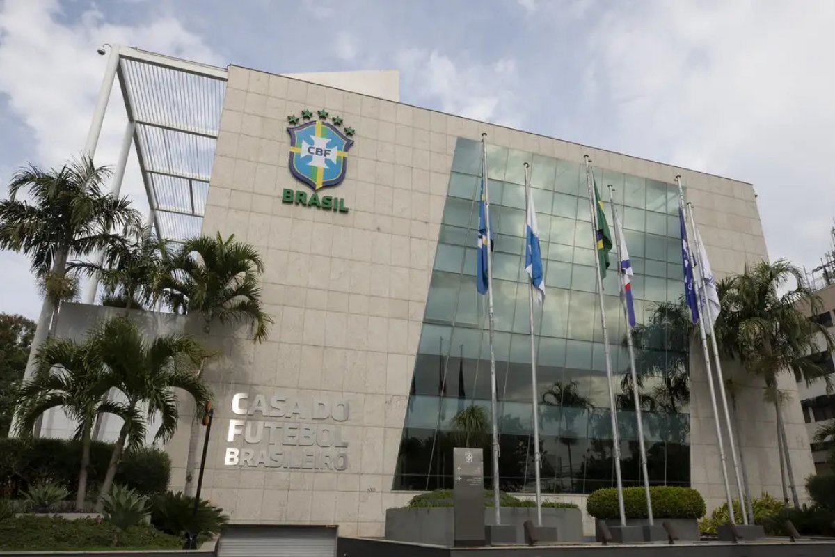 Em reunião com os clubes, CBF decide que usará data Fifa para colocar o calendário do Campeonato Brasileiro em dia